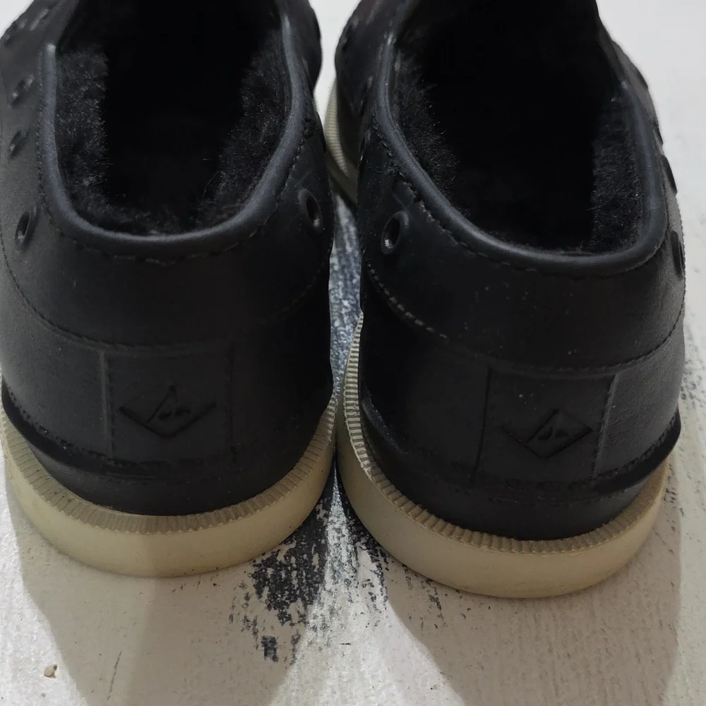 Sperry Top-Siders Women's Black Perforated Slip-On Shoes Faux Fur Lined Sz 8 EUC